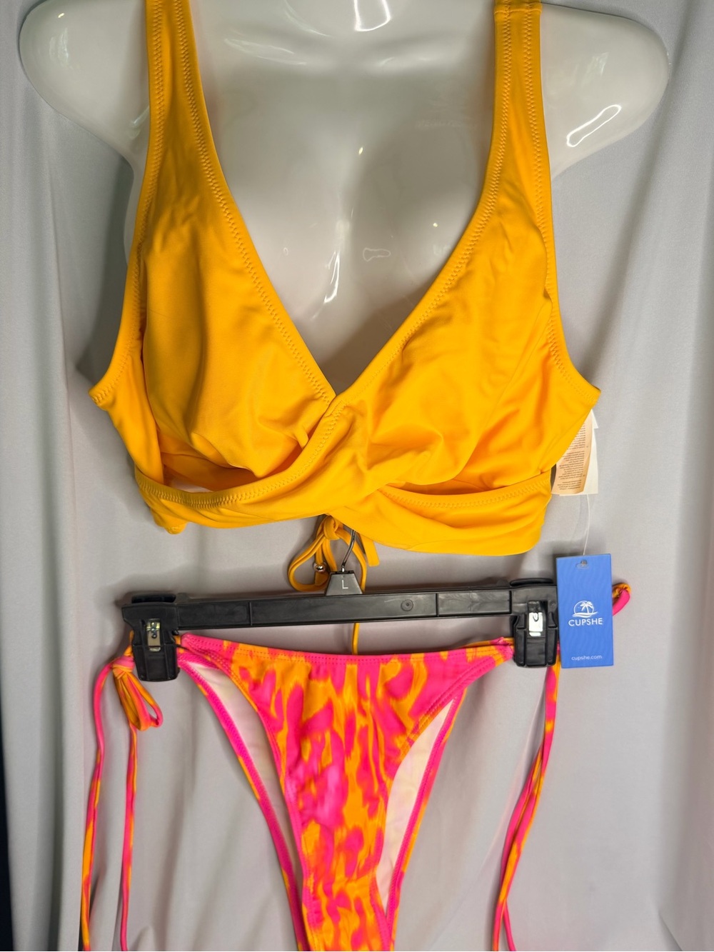 Cupshe Women’s 2 piece bathing suit, new with tags, Size Large